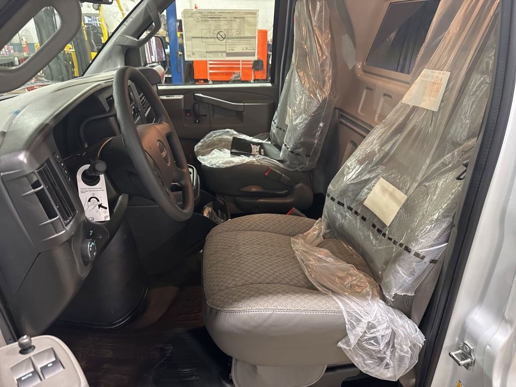 2024 GMC Savana Cargo Work Van - Photo 12