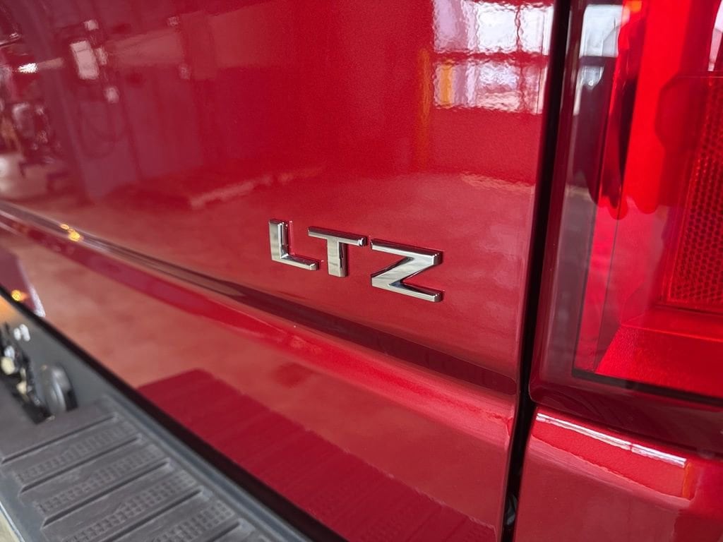 2025 Chevrolet Silverado 1500 LTZ - Photo 12
