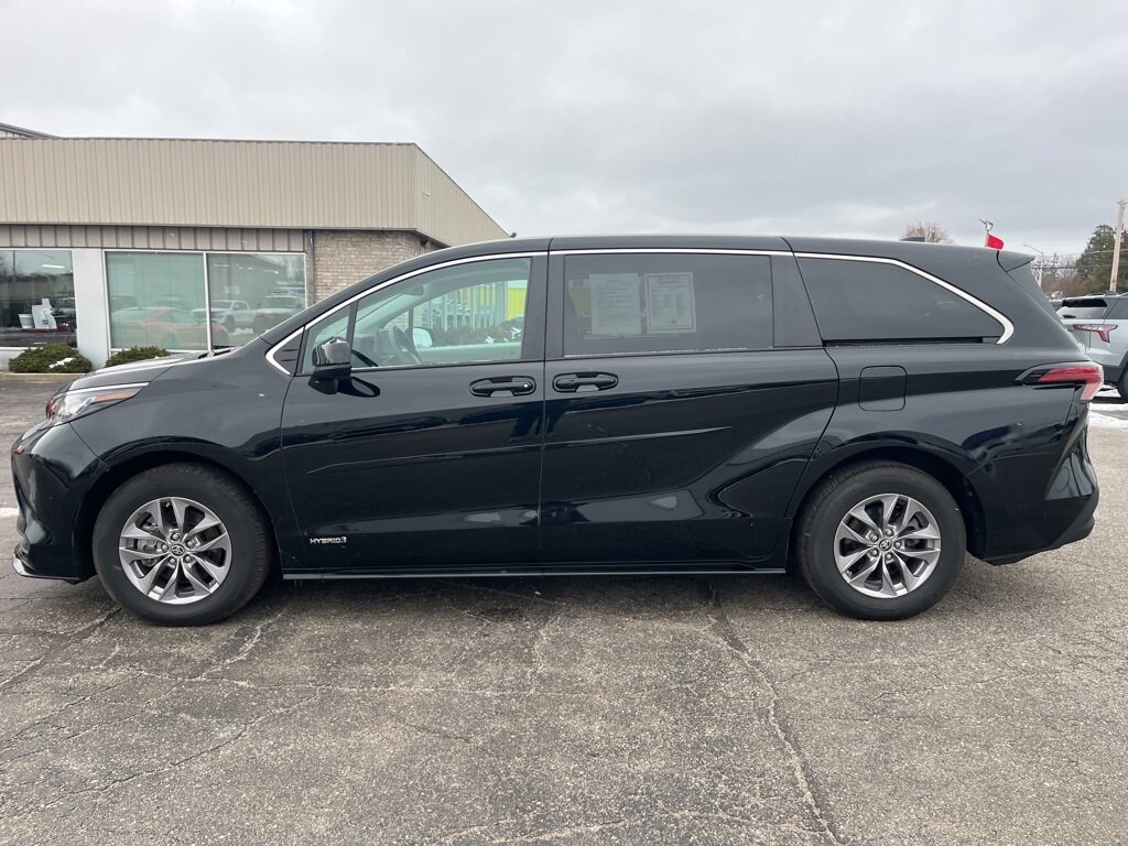Used 2021 Toyota Sienna LE