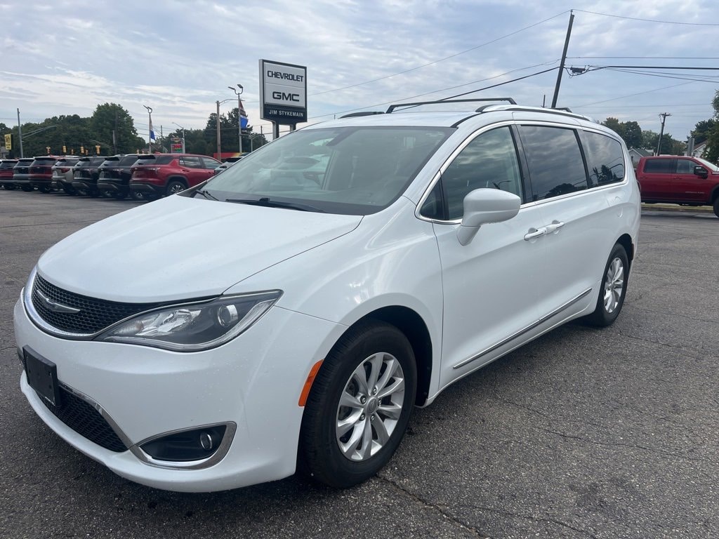 Used 2018 Chrysler Pacifica Touring L