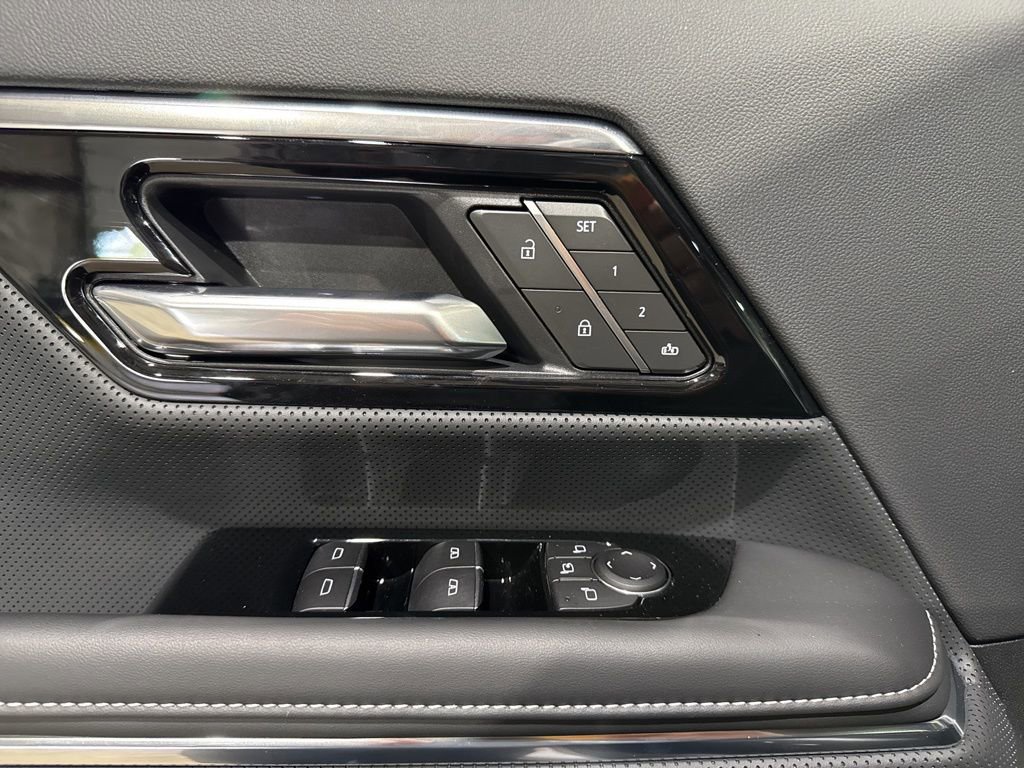 2025 GMC Sierra EV Denali - Photo 21