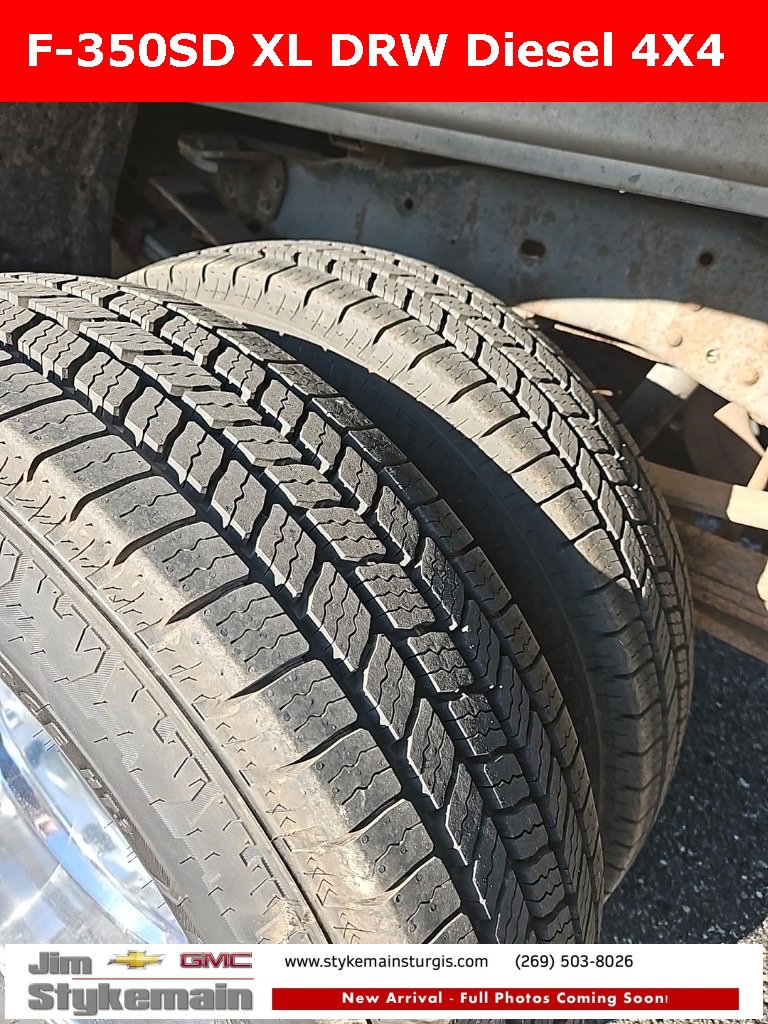 2011 Ford F-350 XL photo 3
