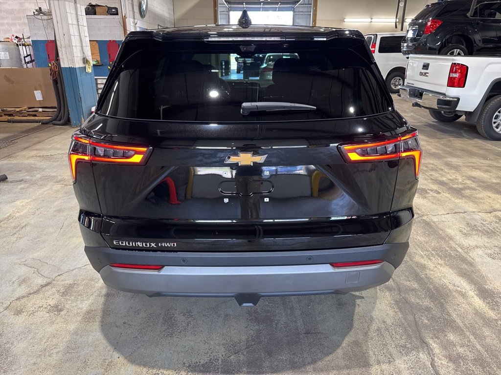 2026 Chevrolet Equinox LT photo 2