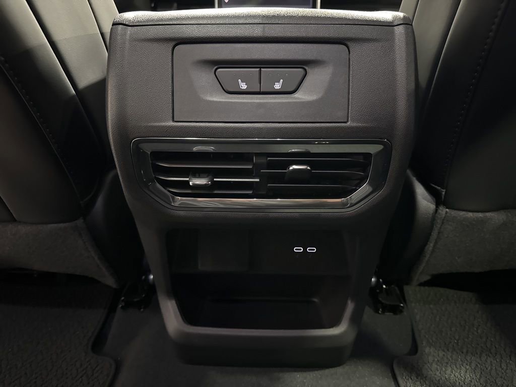 2025 GMC Sierra EV Denali - Photo 37