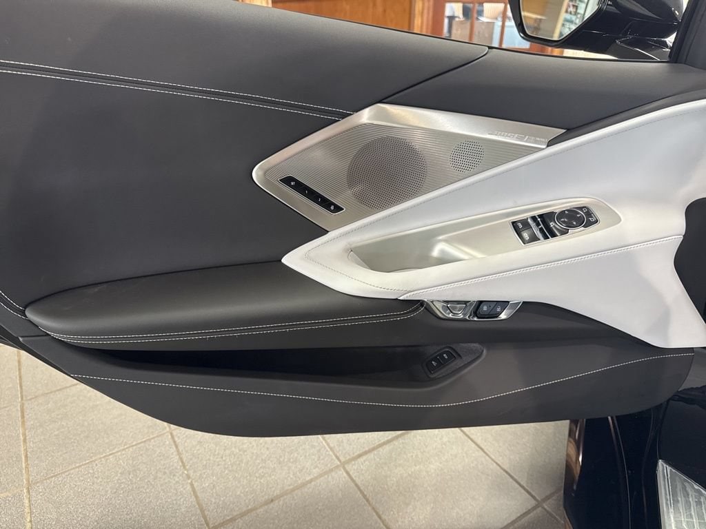 2025 Chevrolet Corvette 2LZ - Photo 13