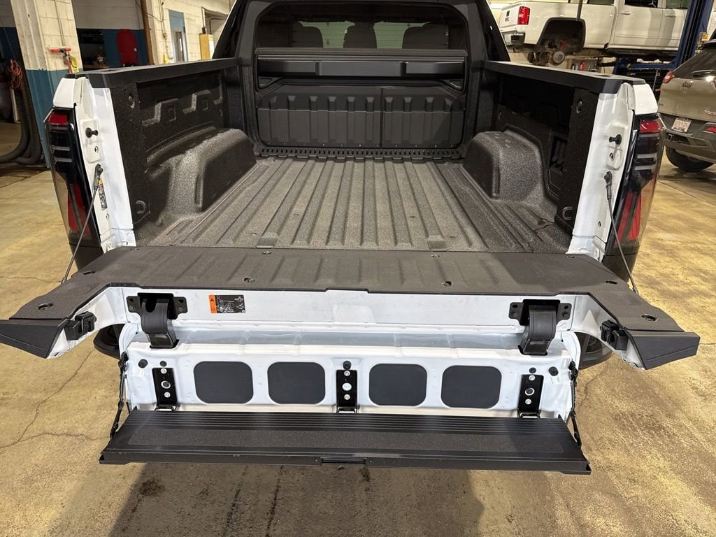 2025 GMC Sierra EV Denali - Photo 16