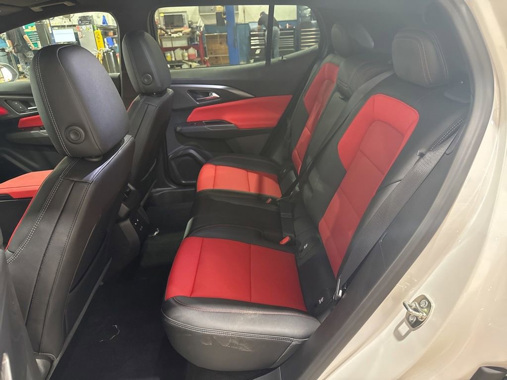 2025 Chevrolet Equinox EV RS - Photo 30