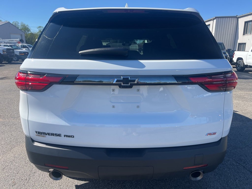 2024 Chevrolet Traverse RS photo 2