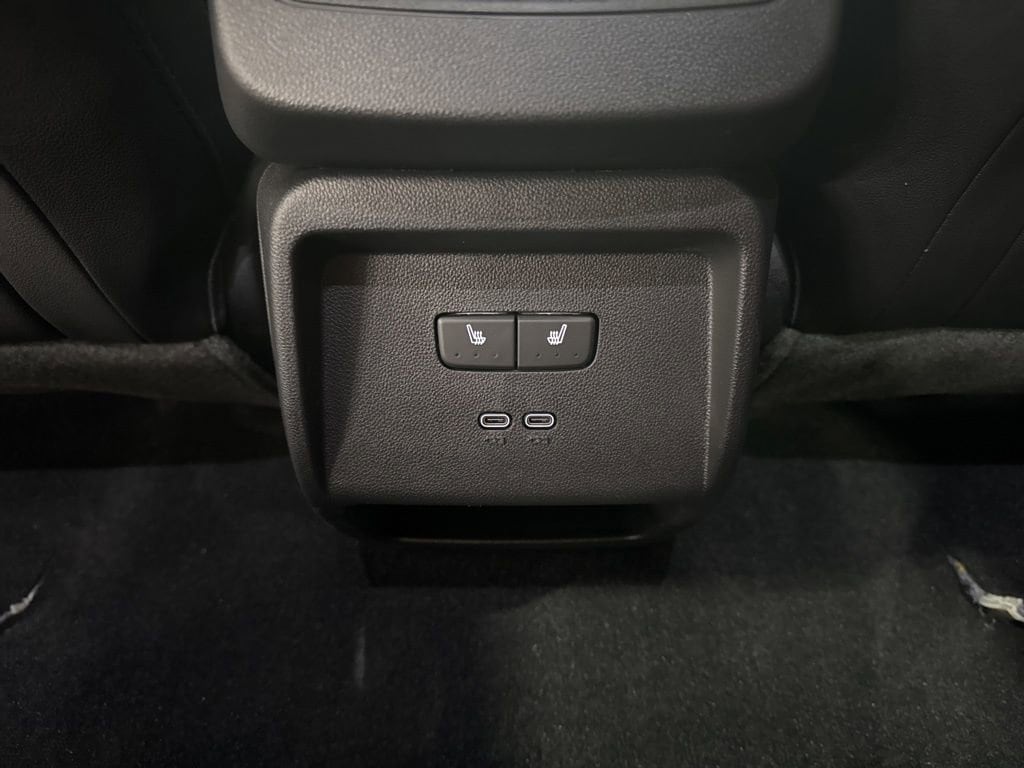 2025 Chevrolet Equinox EV RS - Photo 32