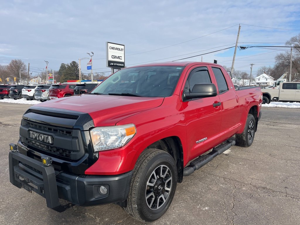 2017 Toyota Tundra SR's photo