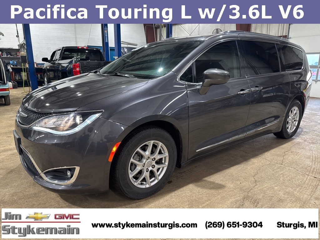 2020 Chrysler Pacifica Touring L's photo