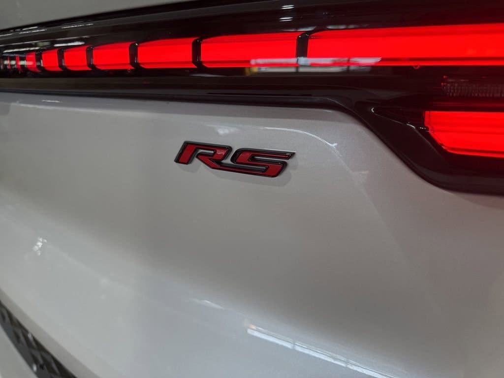 2025 Chevrolet Equinox EV RS - Photo 11