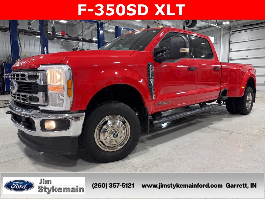 2023 Ford F-350 Super Duty XLT's photo