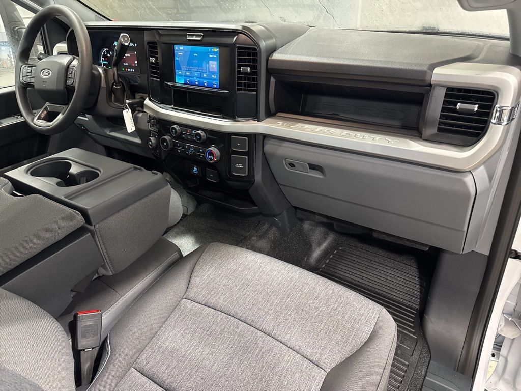 2025 Ford F-250 Super Duty XL - Photo 30
