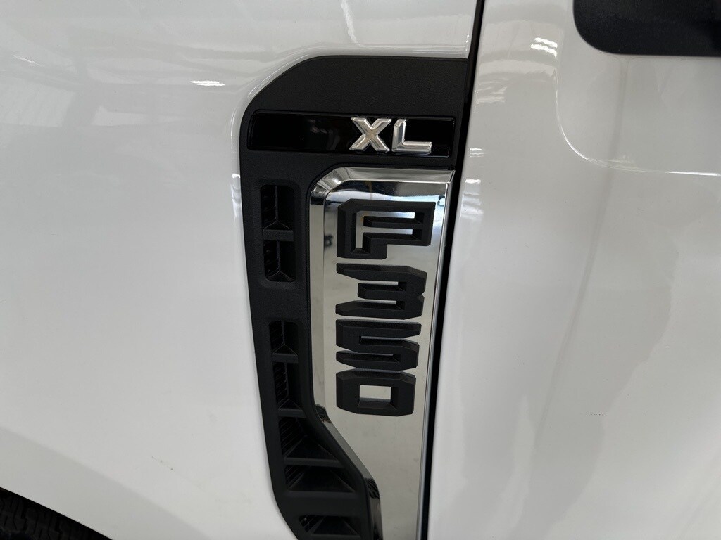 2024 Ford F-350 XL photo 4