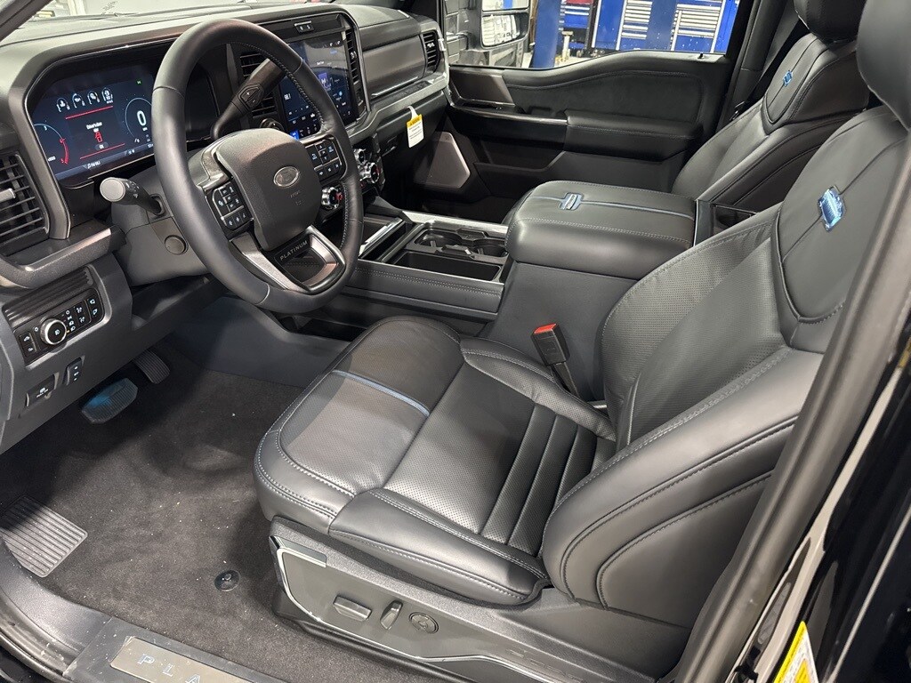2026 Ford F-250 Platinum photo 3