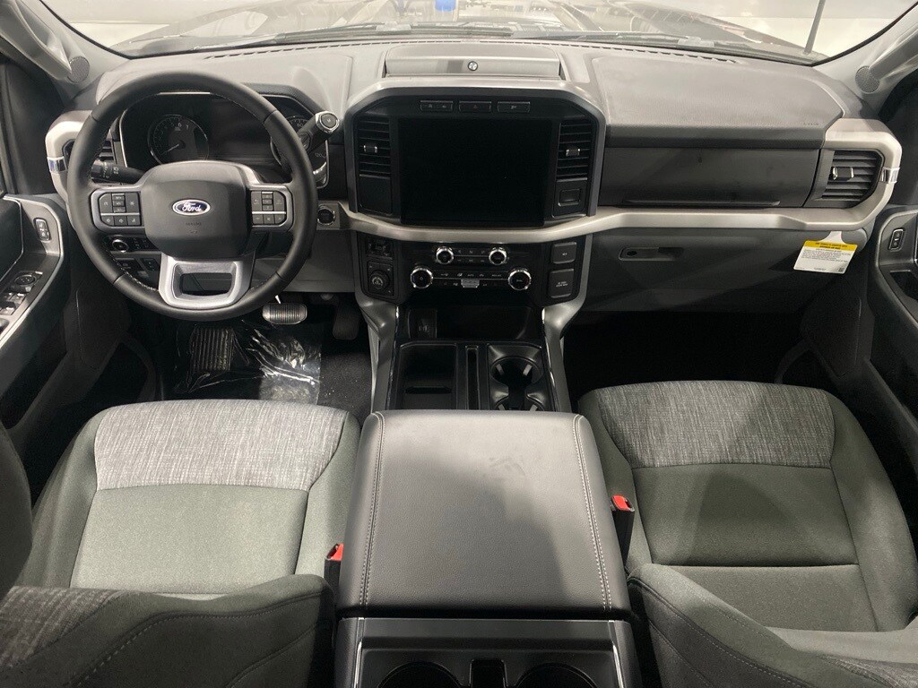 2023 Ford F-150 XLT photo 2