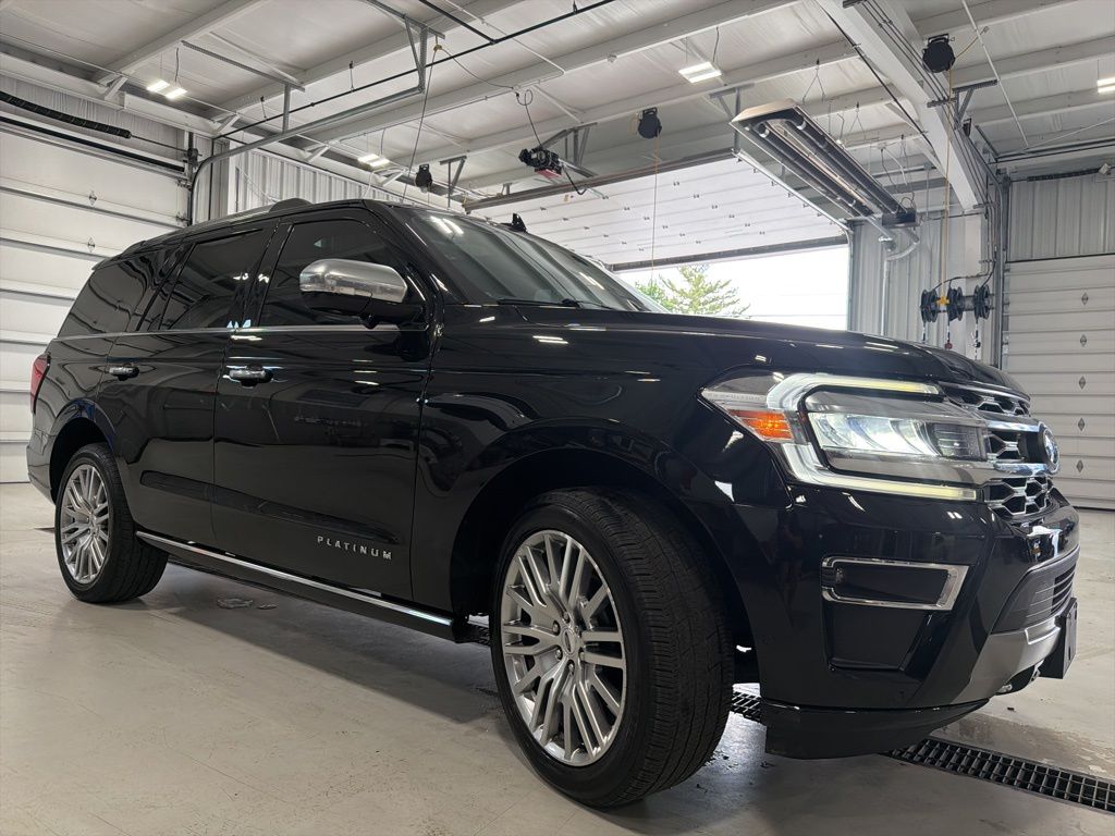 2024 Ford Expedition Platinum's photo