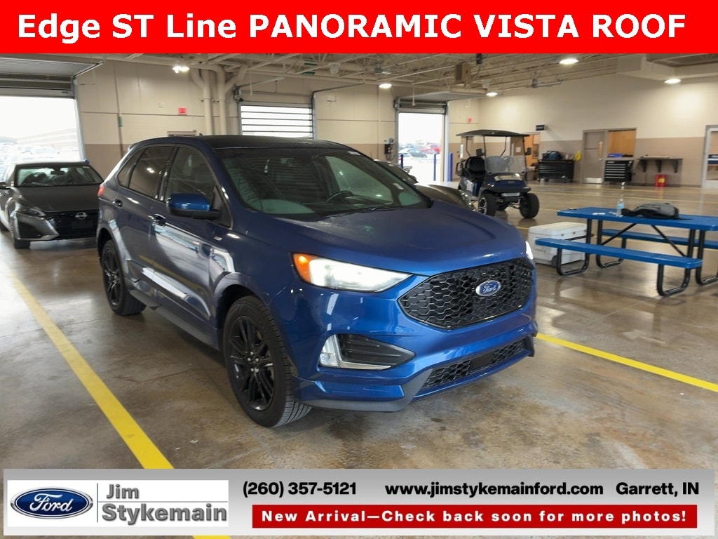 2023 Ford Edge ST-Line's photo