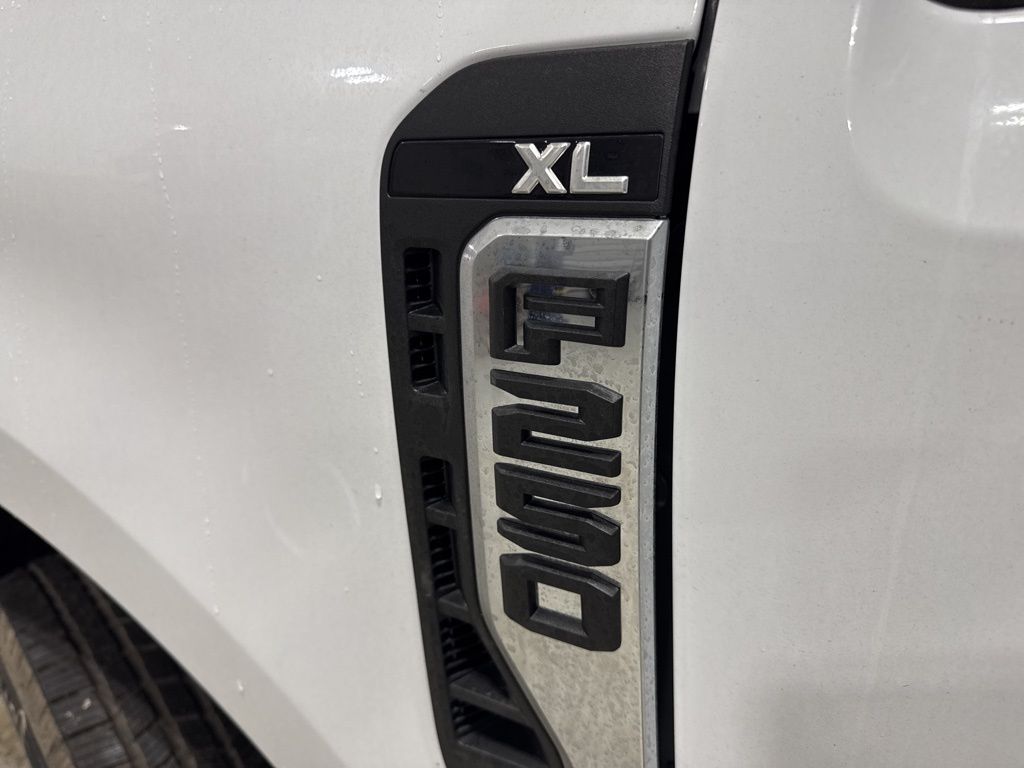 2025 Ford F-250 Super Duty XL - Photo 14