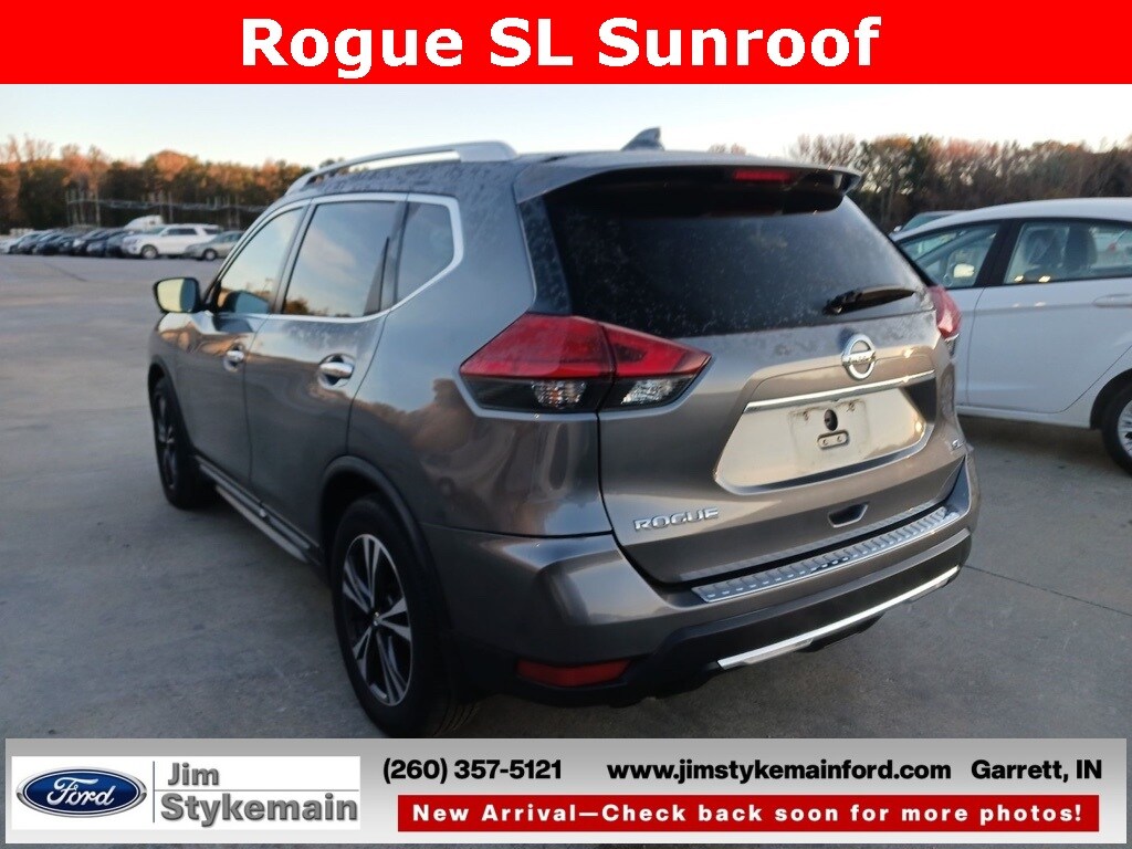 2017 Nissan Rogue SL photo 4