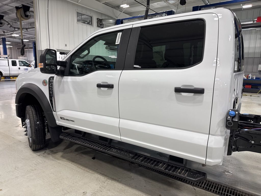 2025 Ford F-450 Super Duty Chassis Cab XL - Photo 6