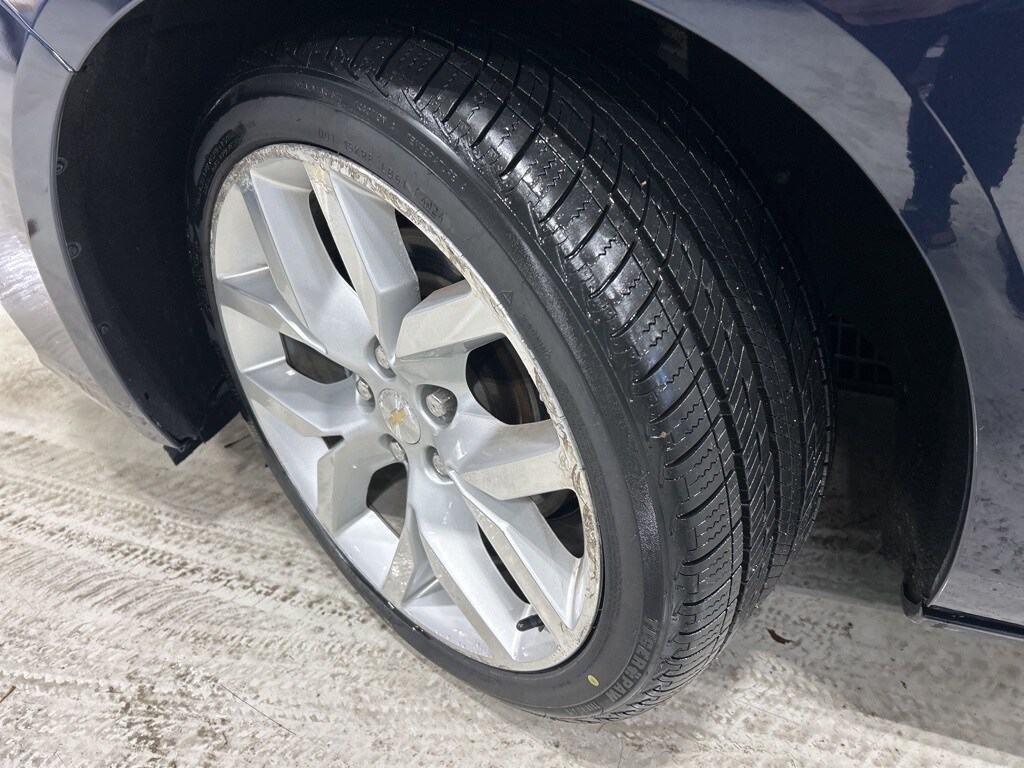 2018 Chevrolet Impala Premier photo 2