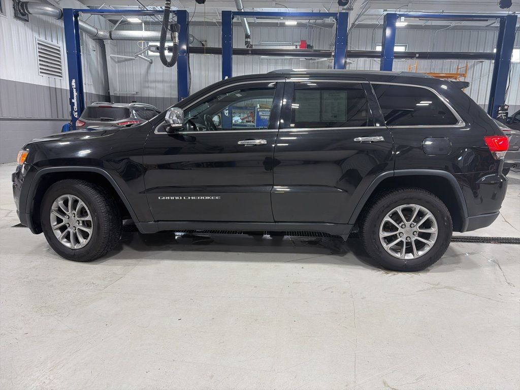 Used 2014 Jeep Grand Cherokee Limited with VIN 1C4RJFBGXEC459737 for sale in Garrett, IN