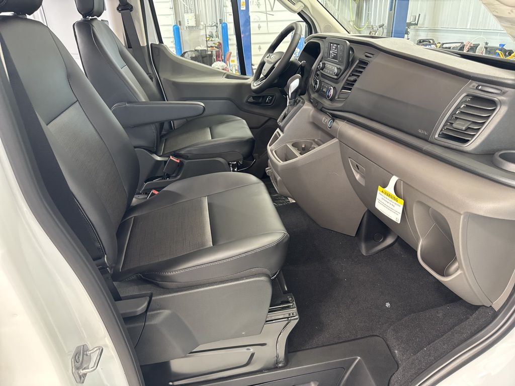 2025 Ford Transit Van Base - Photo 17
