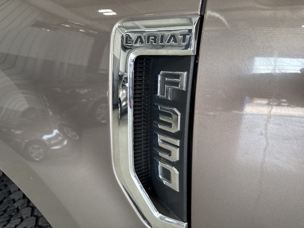Used 2022 Ford F-350 Super Duty Lariat with VIN 1FT8W3BT9NEE35698 for sale in Garrett, IN