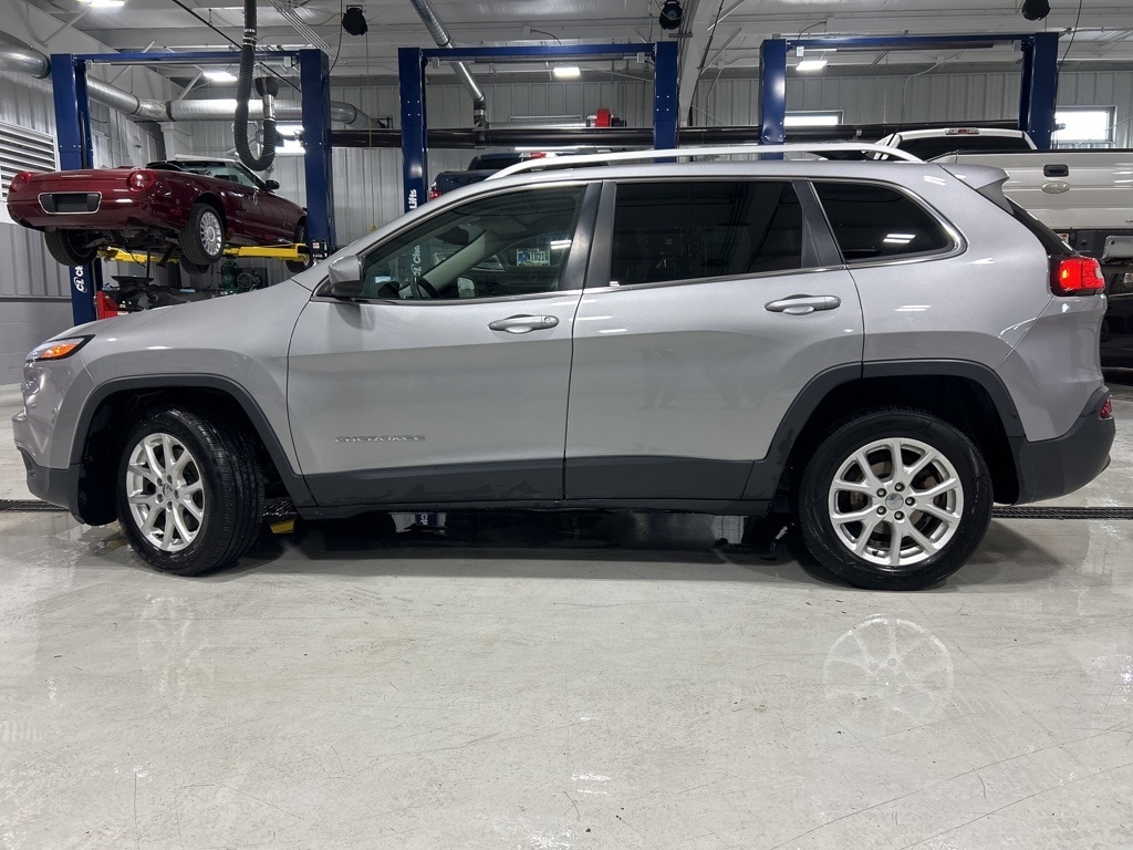 Used 2015 Jeep Cherokee Latitude with VIN 1C4PJLCB9FW589808 for sale in Garrett, IN