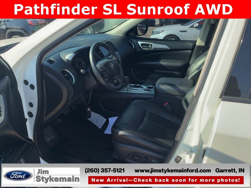 Used 2017 Nissan Pathfinder SL with VIN 5N1DR2MMXHC650704 for sale in Garrett, IN