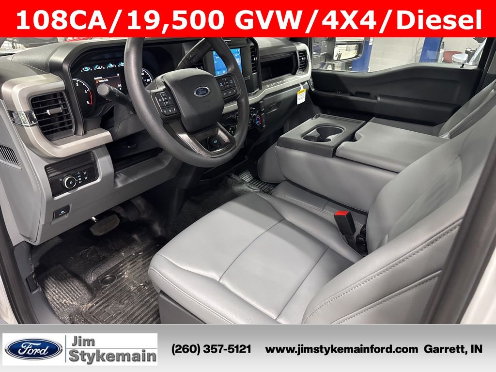 2025 Ford F-550 Super Duty Chassis Cab XL - Photo 9
