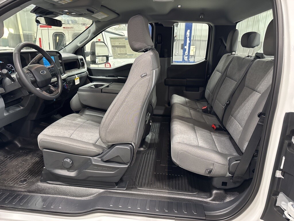 2025 Ford F-250 photo 4