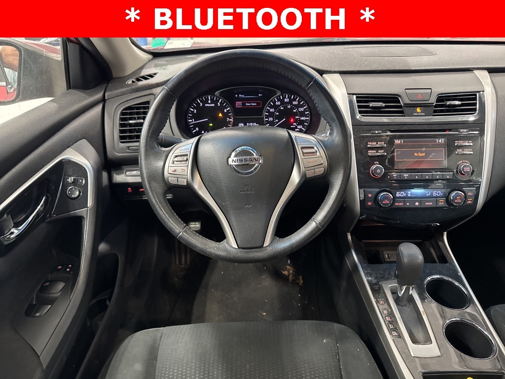 Used 2014 Nissan Altima SV with VIN 1N4AL3AP5EC284570 for sale in Garrett, IN