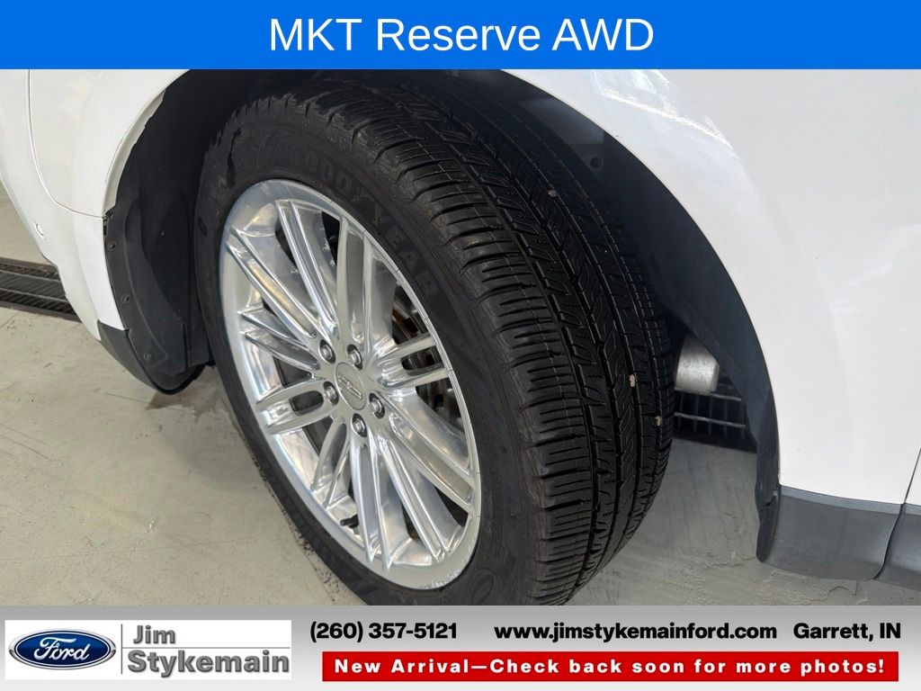 Used 2018 Lincoln MKT Reserve with VIN 2LMHJ5AT6JBL00213 for sale in Garrett, IN