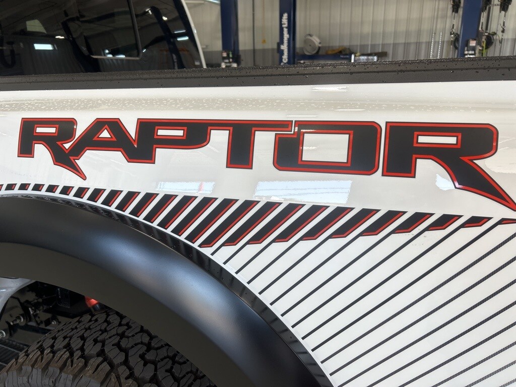 2025 Ford F-150 Raptor photo 4