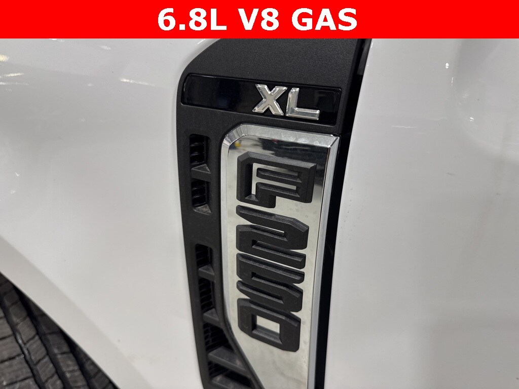 2025 Ford F-250 photo 2