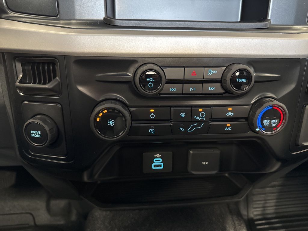 2026 Ford F-600 Super Duty Chassis Cab XL - Photo 17