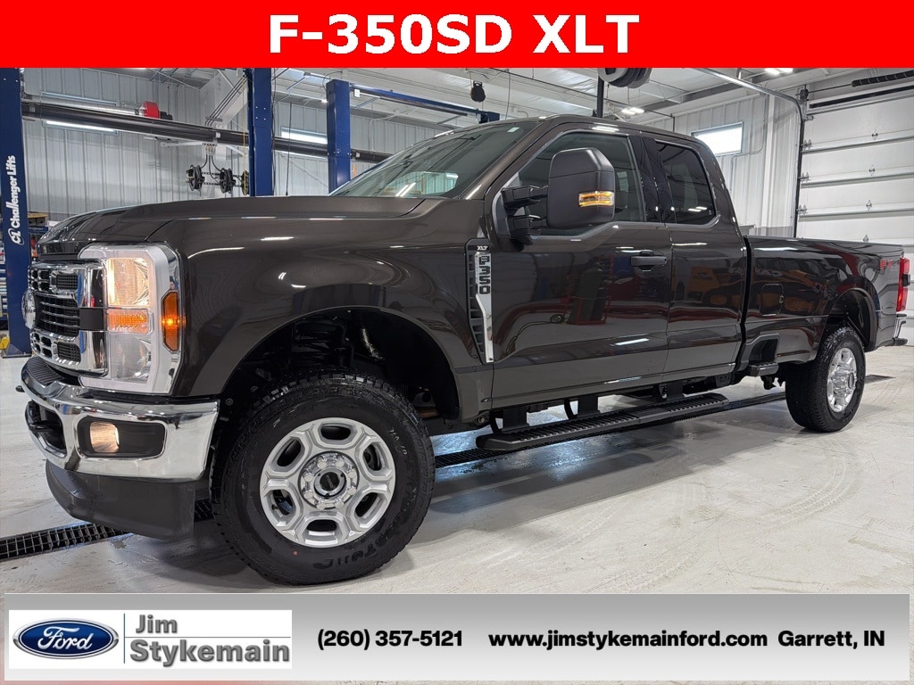 2025 Ford F-350 Super Duty XLT's photo