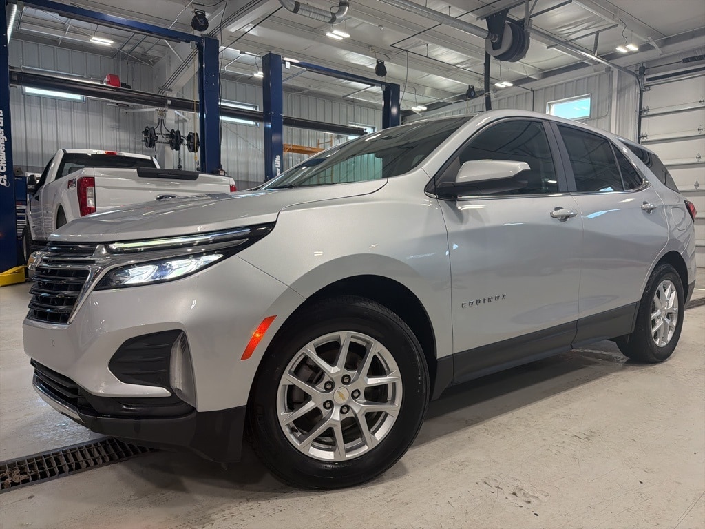 2022 Chevrolet Equinox LT's photo