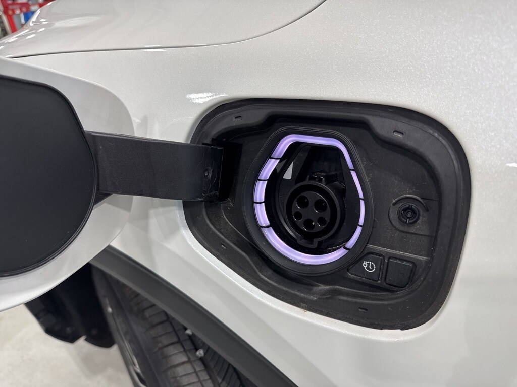 2025 Ford Escape Plug-In Hybrid Base photo 4