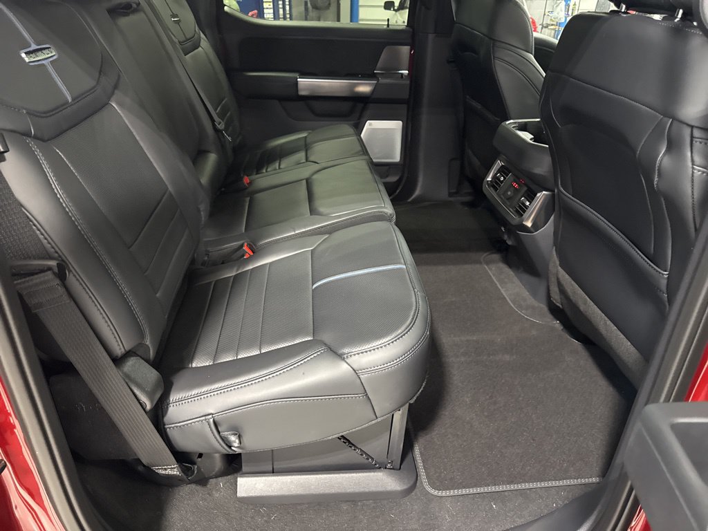 2026 Ford F-250 Super Duty Platinum - Photo 17