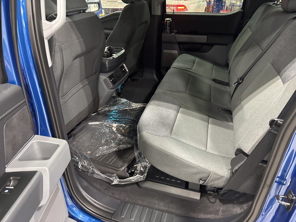 2025 Ford F-150 XLT photo 3