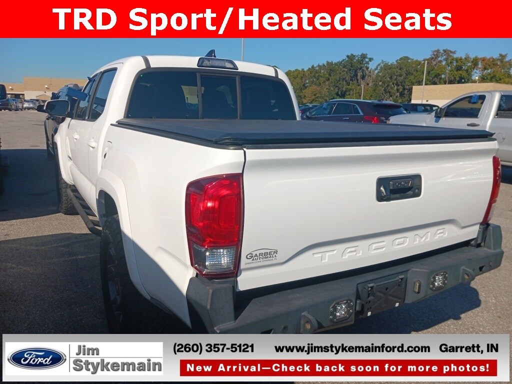 2016 Toyota Tacoma TRD Sport photo 2