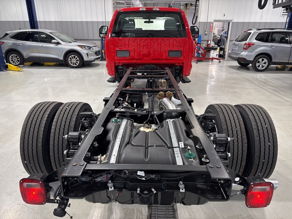2026 Ford F-600 photo 4