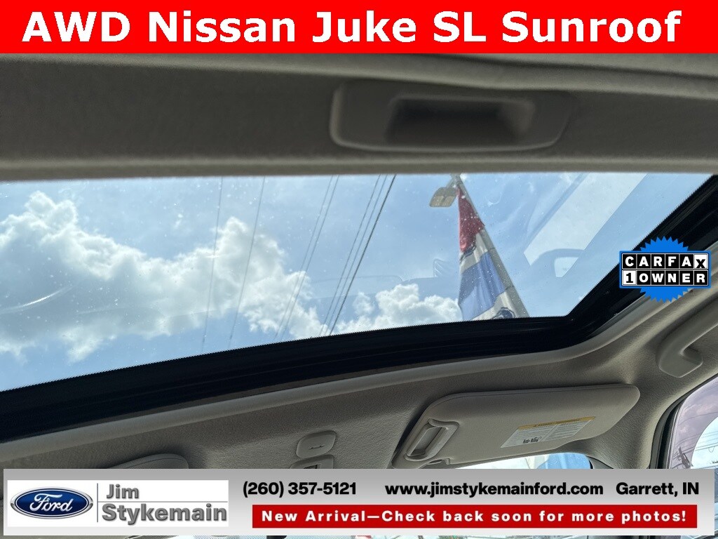 2016 Nissan Juke SL photo 2