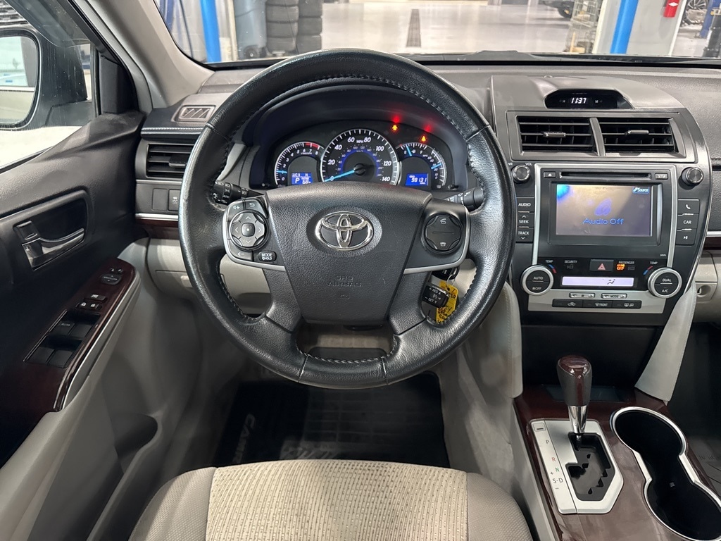 Used 2014 Toyota Camry XLE with VIN 4T4BF1FK1ER362653 for sale in Garrett, IN