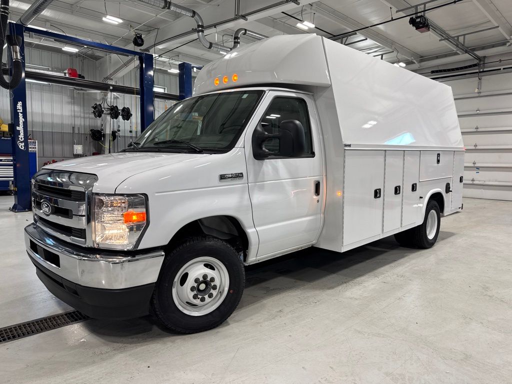 2026 Ford E-Series DRW E-350 Super Duty 158 in WB's photo