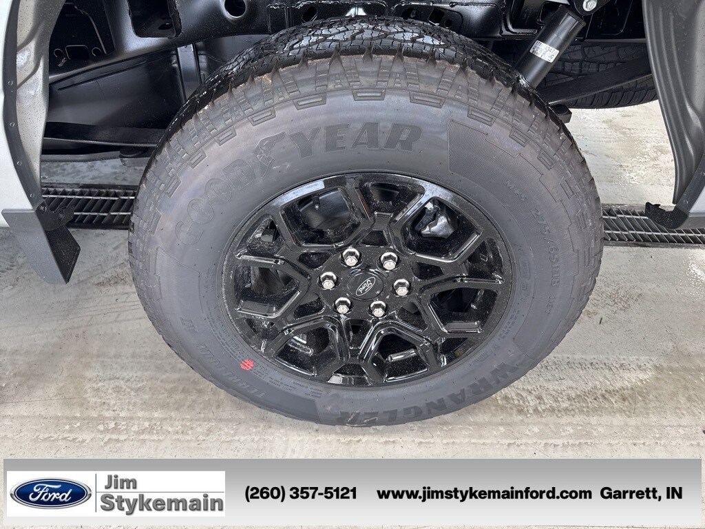 2025 Ford F-150 XLT photo 4
